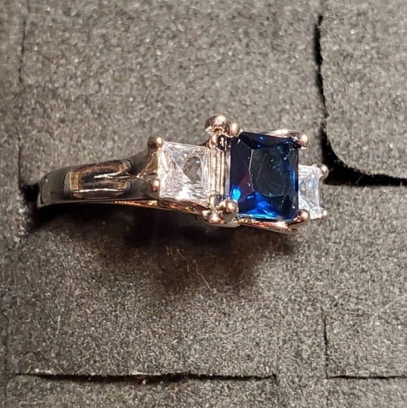 š„Simulated sapphire & cz ring size 6 - Picture 3 of 5